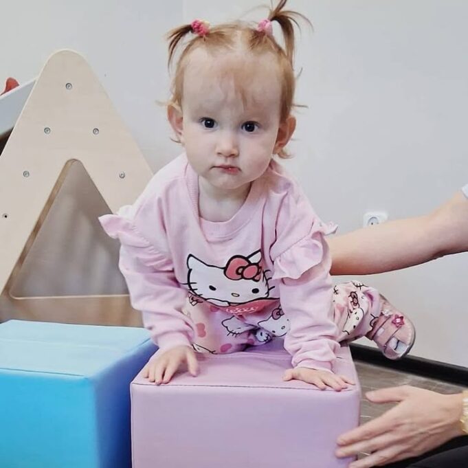 Trwa zbiórka na leczenie dwuletniej Adrianny z Bąsewic