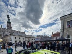 Supersamochody zjadą na Plac Pokoju w Lęborku w szczytnym celu