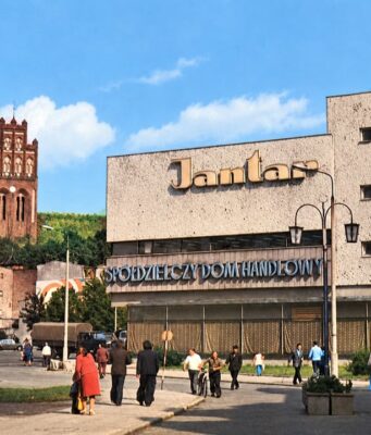 Lębork w 1985 roku. Jubileusz, zakłady pracy i codzienne troski mieszkańców