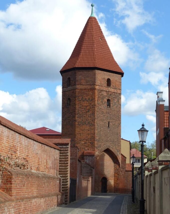 Lębork odkupił Basztę Bluszczową. Zabytek po ponad 30 latach wraca w ręce miasta