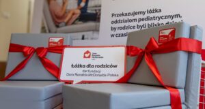 Fundacja Ronalda McDonalda przekazała kolejne łóżka dla opiekunów małych pacjentów słupskiego szpitala