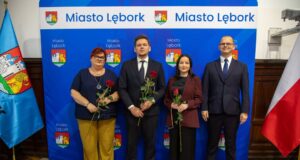Dzień Edukacji Narodowej w lęborskim ratuszu: Nagrody dla dyrektorów i nauczycieli