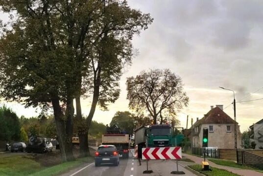 Powstaje długo wyczekiwane przejście dla pieszych na granicy Lęborka i Nowej Wsi Lęborskiej