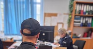 Nocna kontrola w Lęborku: 25-latek bez prawa jazdy i z podejrzeniem jazdy po narkotykach