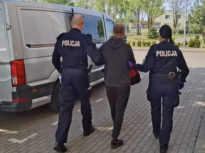 Atak nożem przed domem w Lęborku. Akt oskarżenia przeciwko 44-latkowi