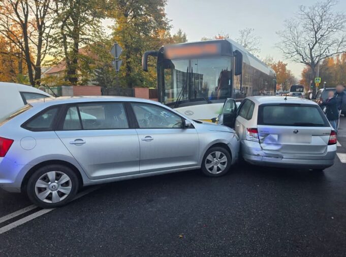 Cztery pojazdy zderzyły się na ulicy Wojska Polskiego