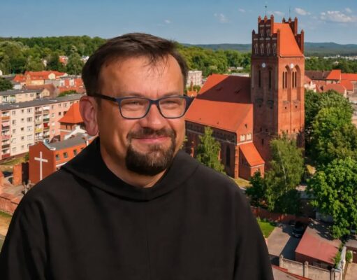 Ojciec Damian Basarab o tradycjach początku listopada i Lęborskim Balu Wszystkich Świętych