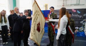 Wicestarosta Lęborski z wizytą w szkołach przed Dniem Edukacji Narodowej Wicestarosta Lęborski z wizytą w szkołach przed Dniem Edukacji Narodowej