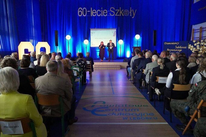 Uroczyste obchody 60-lecia Powiatowego Centrum Edukacyjnego w Lęborku Uroczyste obchody 60-lecia Powiatowego Centrum Edukacyjnego w Lęborku