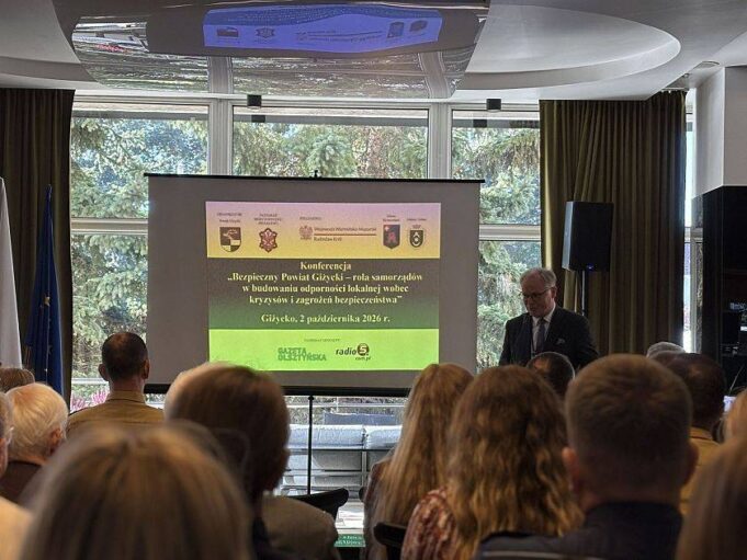 Przedstawiciele lęborskiego starostwa na konferencji o bezpieczeństwie w Giżycku Przedstawiciele lęborskiego starostwa na konferencji o bezpieczeństwie w Giżycku